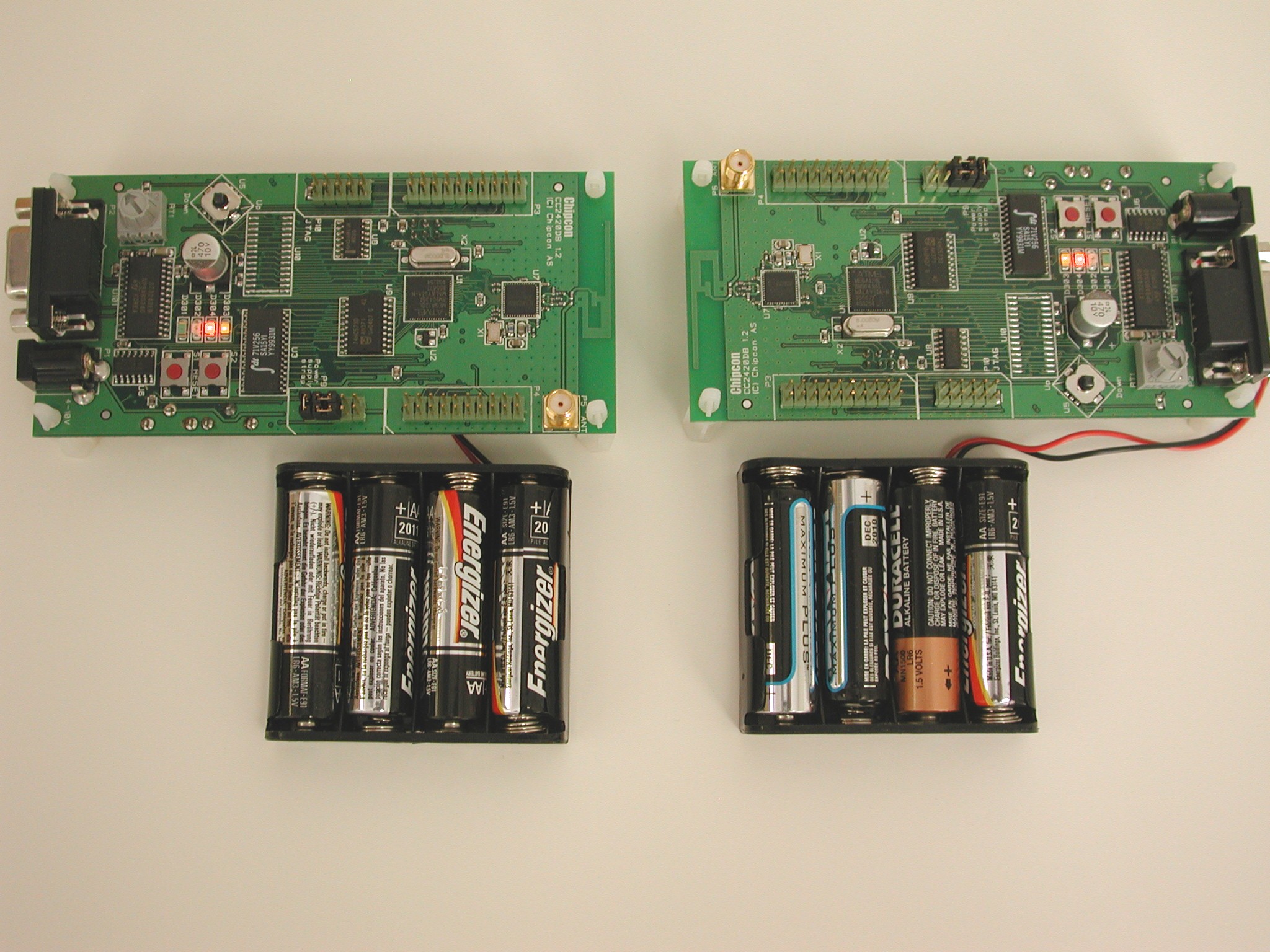 Boards with antennas facing eachother